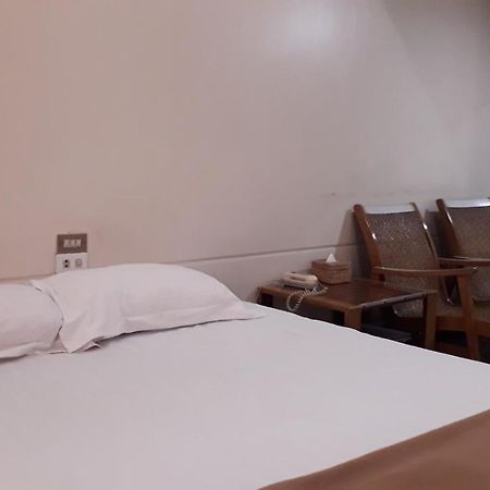 Taim Phyu Hotel Мандалей Екстериор снимка