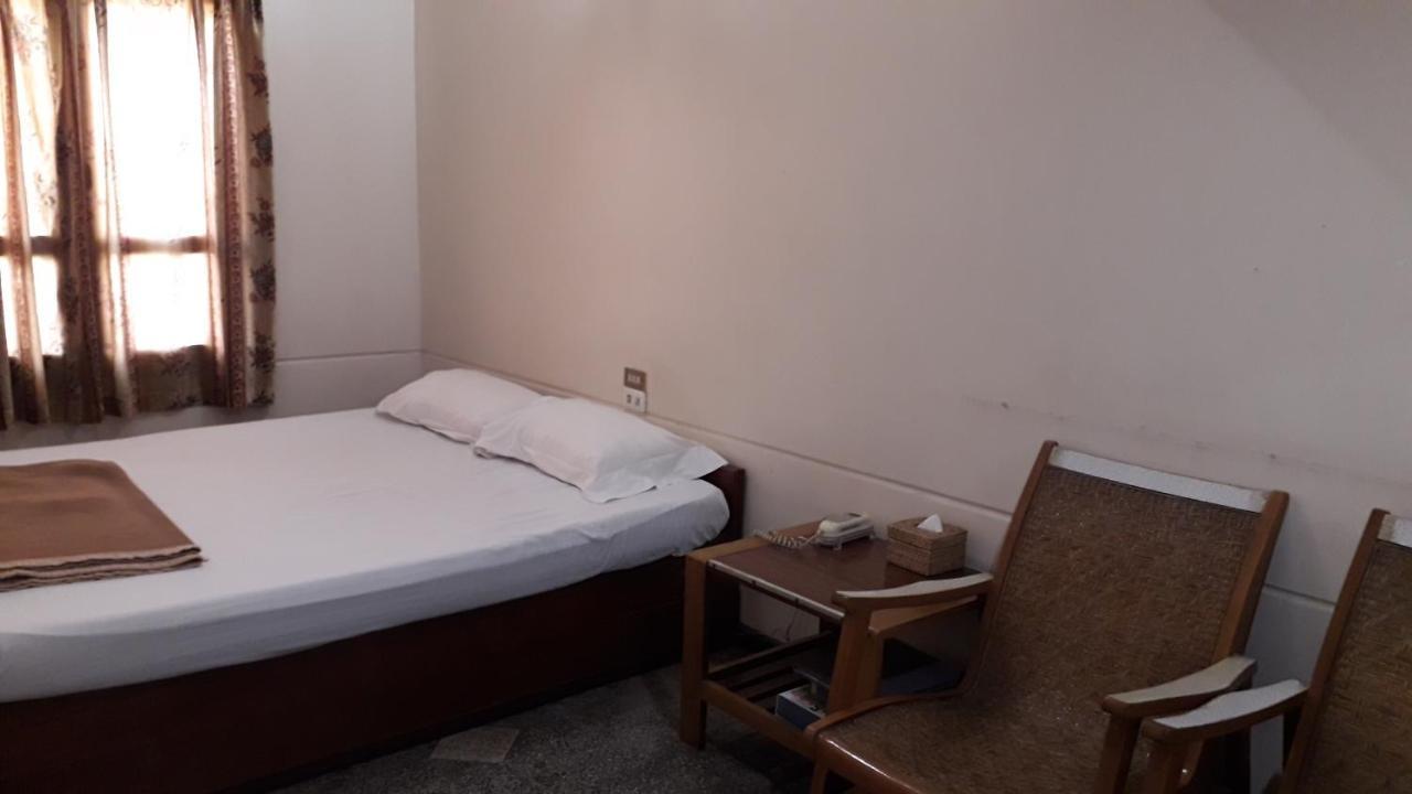 Taim Phyu Hotel Мандалей Екстериор снимка