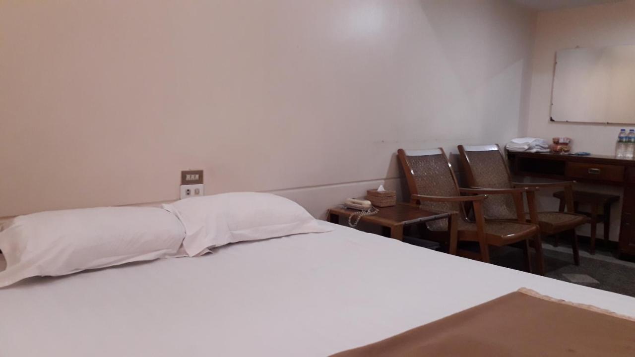 Taim Phyu Hotel Мандалей Екстериор снимка